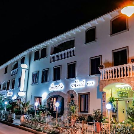 Hotel Smeraldo Canneddi Bagian luar foto